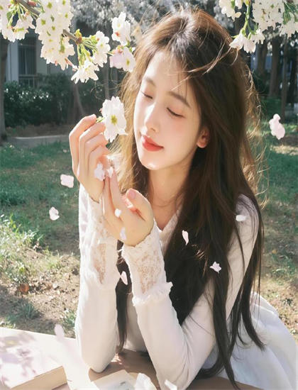 女教授的隐秘魅力 电影-忘忧草社区在线WWW播放